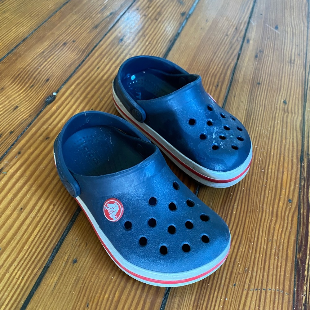 GUC Crocs size T8 navy blue